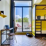 Yellowsquare Vandrarhem *