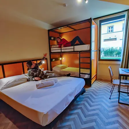 Auberge de jeunesse Yellowsquare *