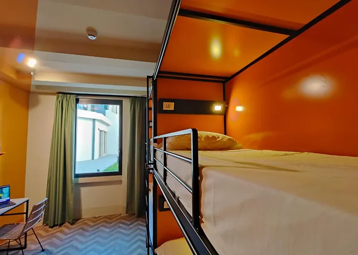 Yellowsquare Auberge de jeunesse *