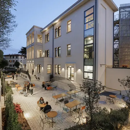 Hostel Yellowsquare *